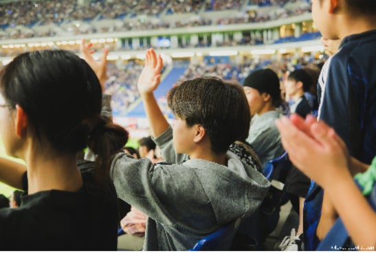 人, 少年, 子供, 若い が含まれている画像 AI 生成コンテンツは誤りを含む可能性があります。