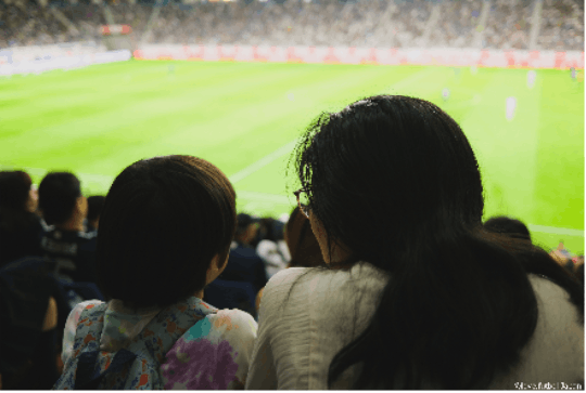 人, 草, 男, 探す が含まれている画像 AI 生成コンテンツは誤りを含む可能性があります。