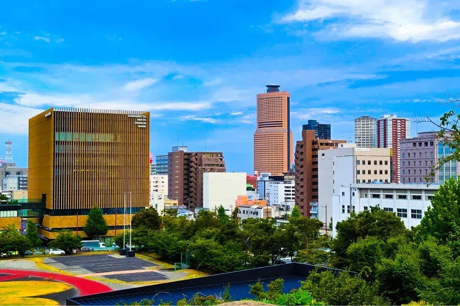 浜松市の街並みの画像。