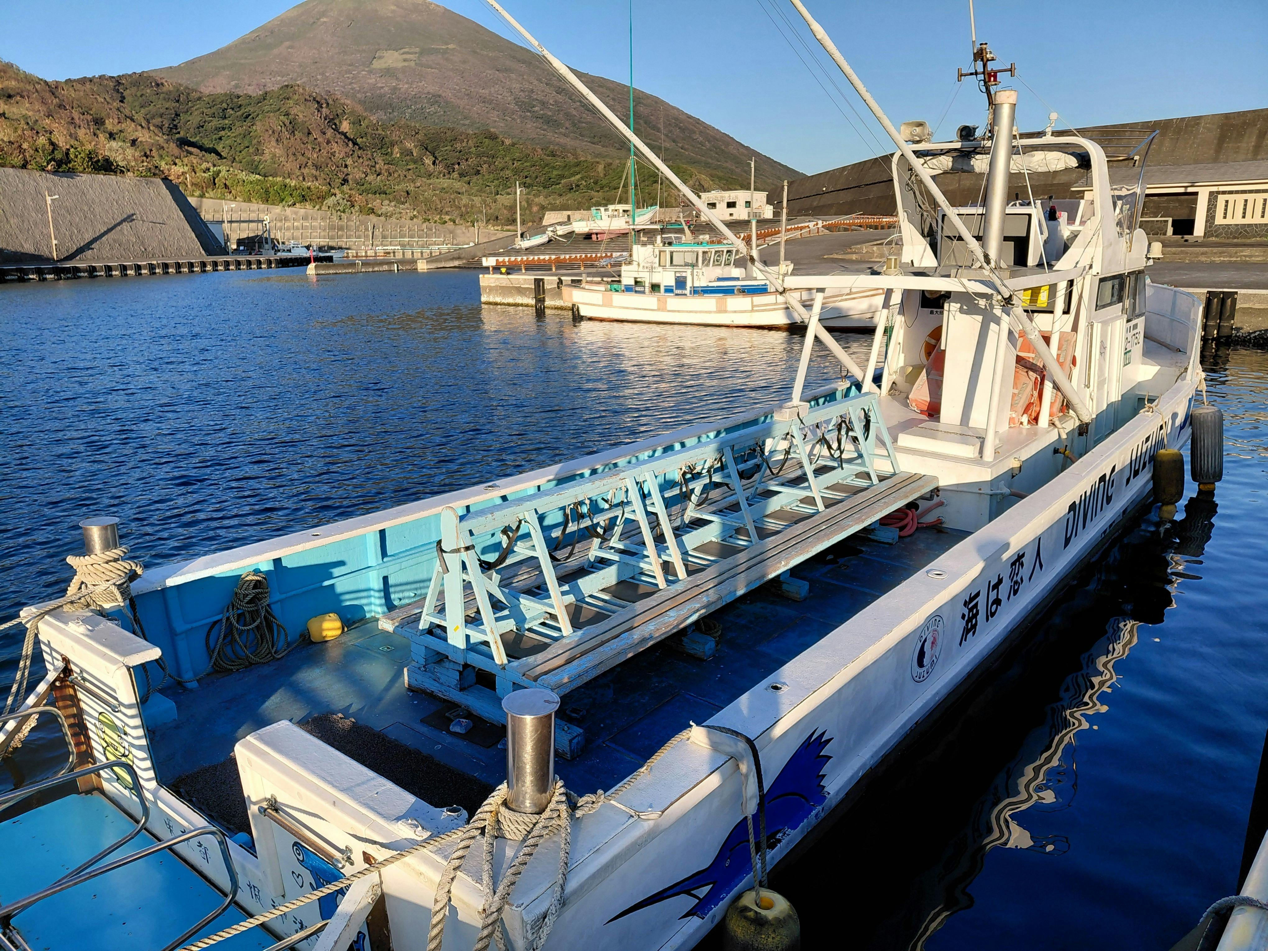 日本海 タイトル】「八丈島の海を愛するダイバー。新店舗、ボート設備充実を