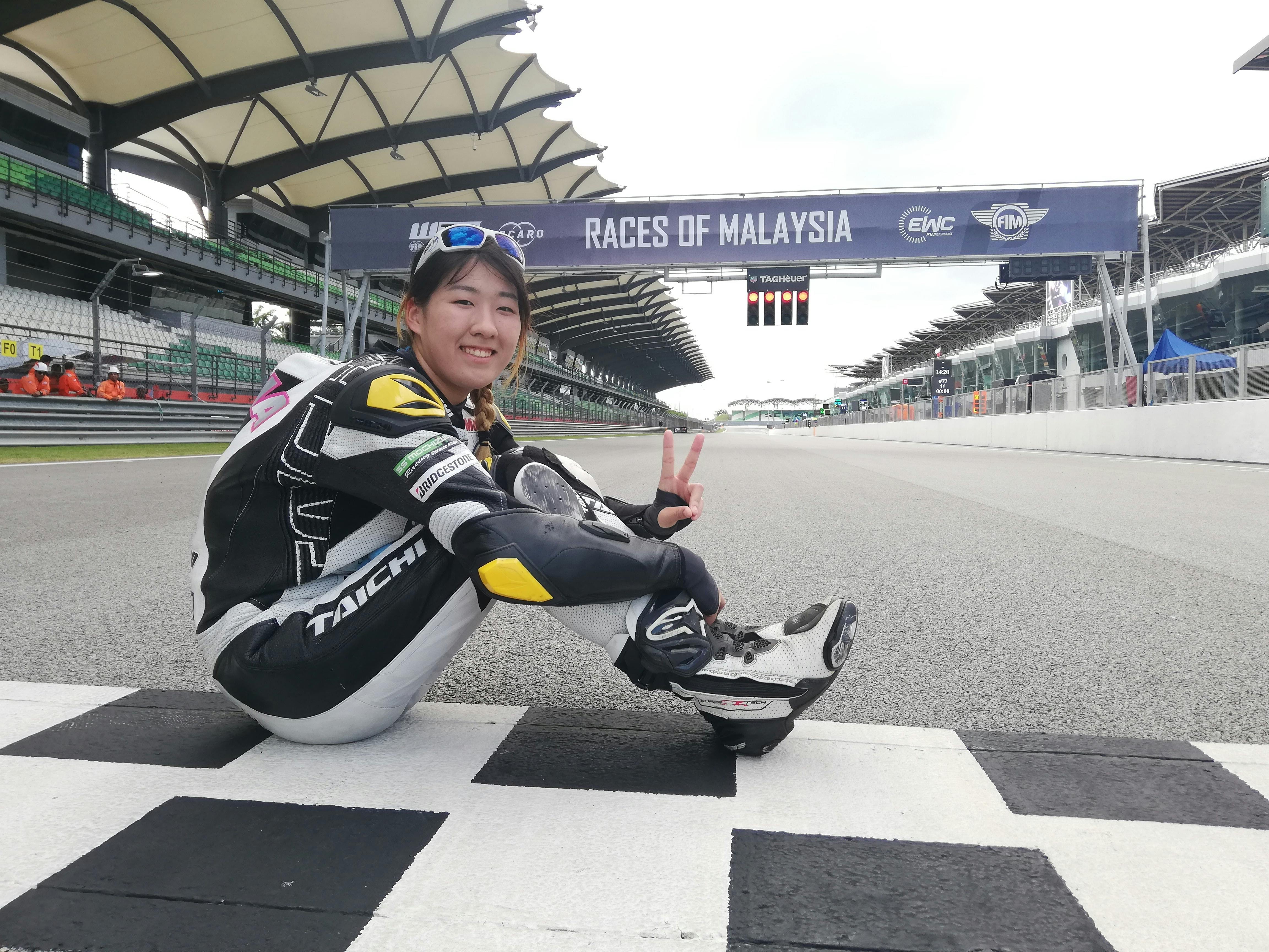 男性ばかりの大型バイクレースに唯一の女性として挑戦する平野ルナの 夢 を応援 Campfire キャンプファイヤー 男性ばかりの大型バイクレースに唯一の女性として挑戦する平野ルナの 夢 を応援 Campfire キャンプファイヤー
