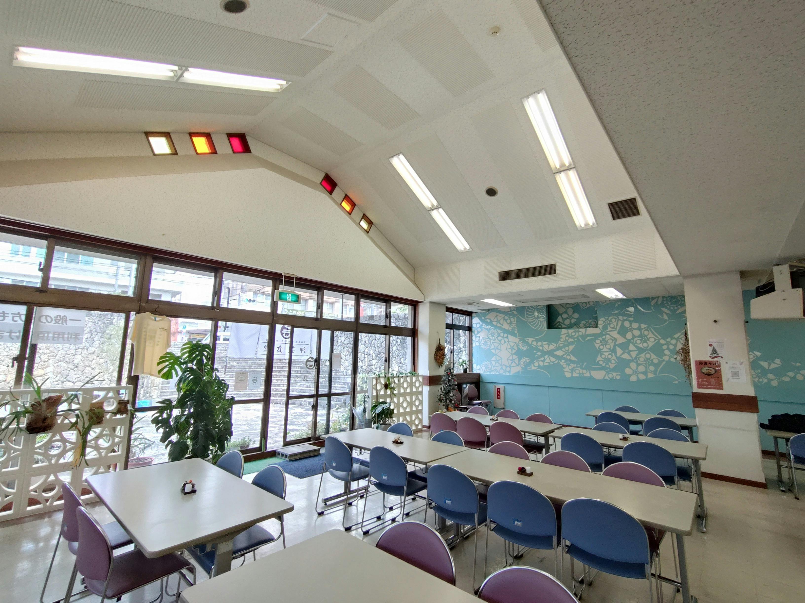 出入口前のこのスペースを使います