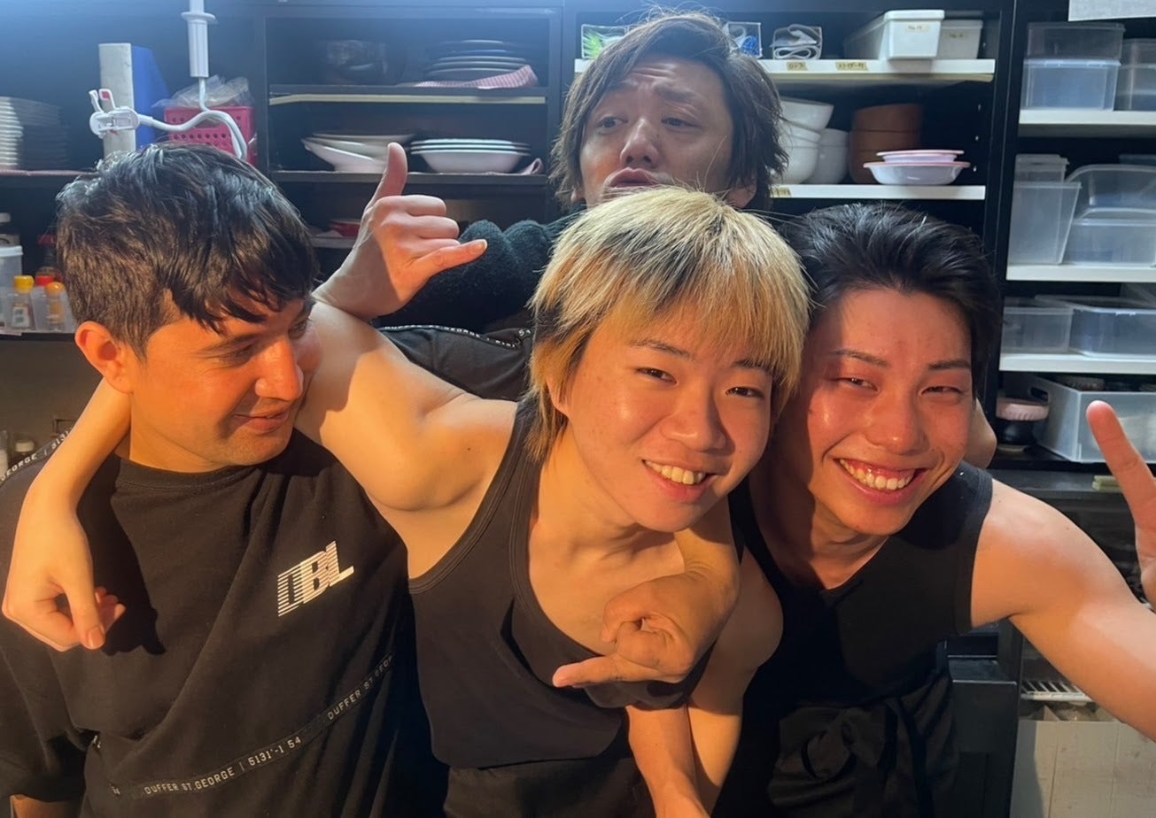 海侍のスタッフです