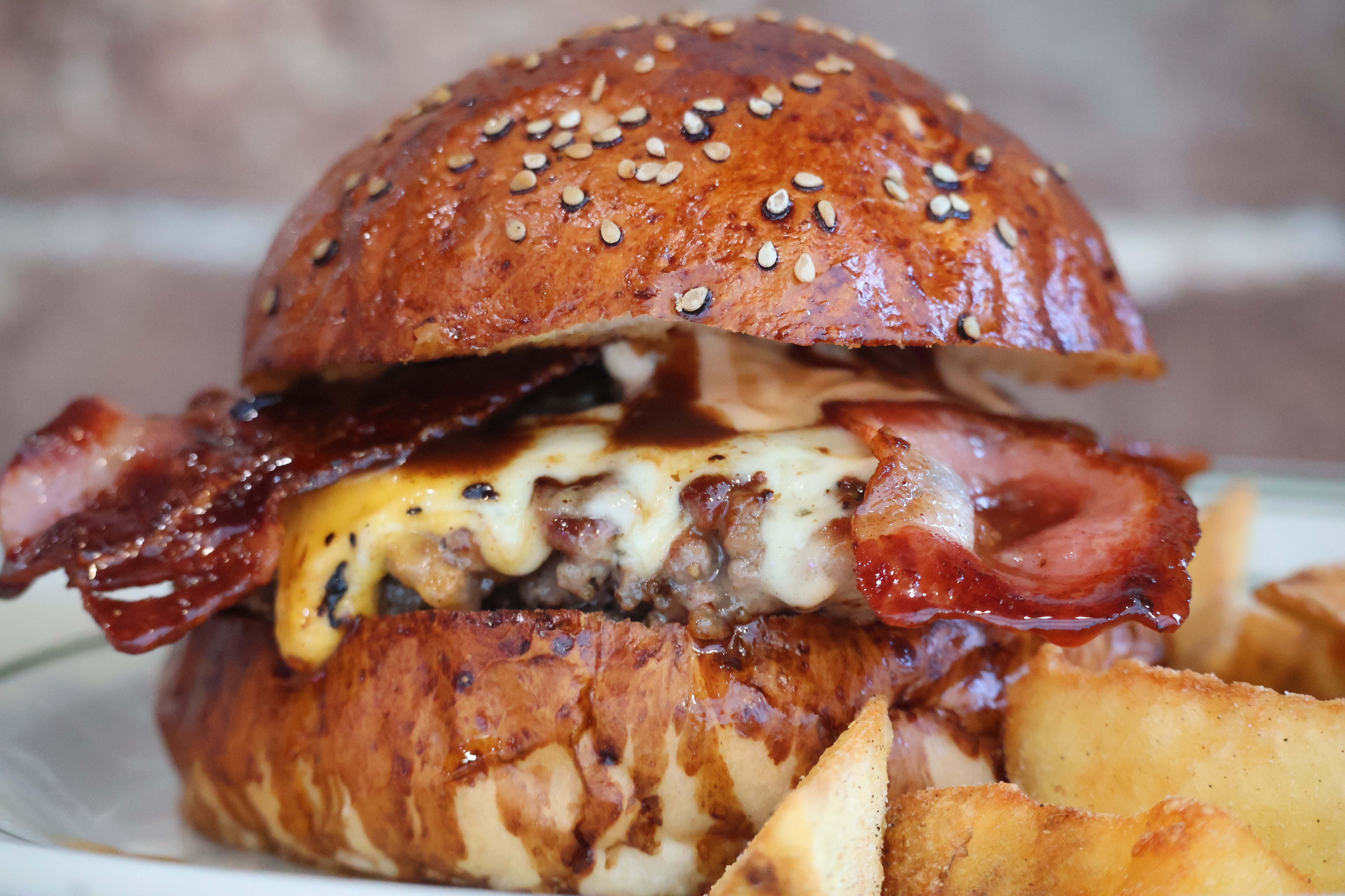 最高に怠ける」ハンバーガー店 LAZY BURGER WORKS をOPEN！ - CAMPFIRE