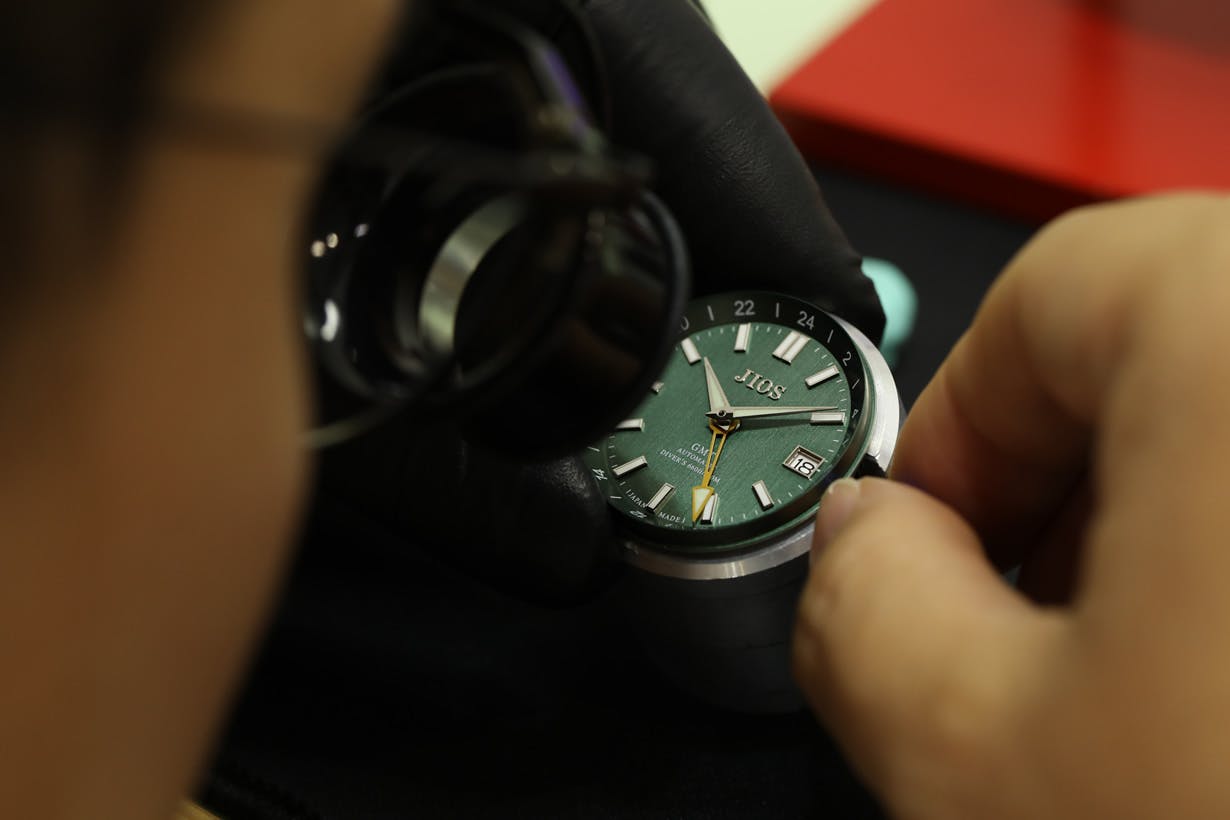 GMT×200m防水】ハイスペック日本製自動巻き腕時計！地方発ブランドを