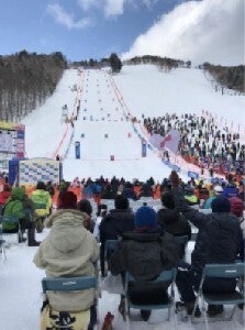 観戦エリアは選手も間近を通ります！