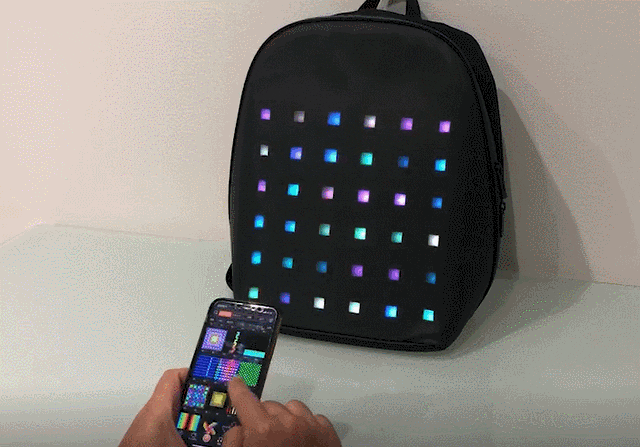 リュックが光る！？アプリでデザイン自由自在！収納力抜群の多機能