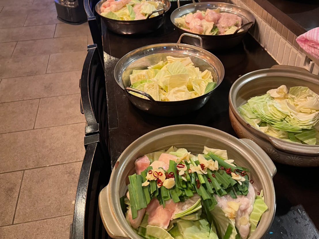 ずらりと並んだもつ鍋