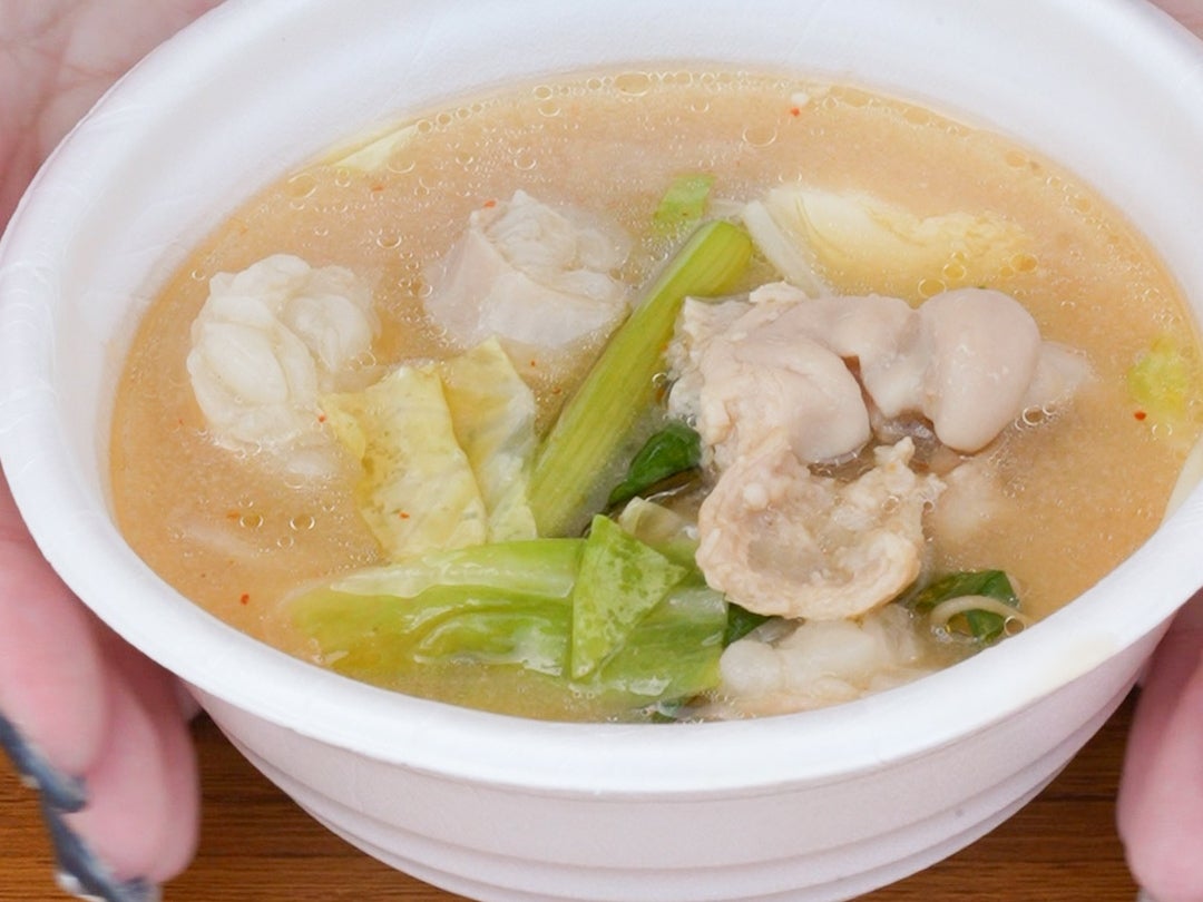 濃厚味噌味のもつ鍋。