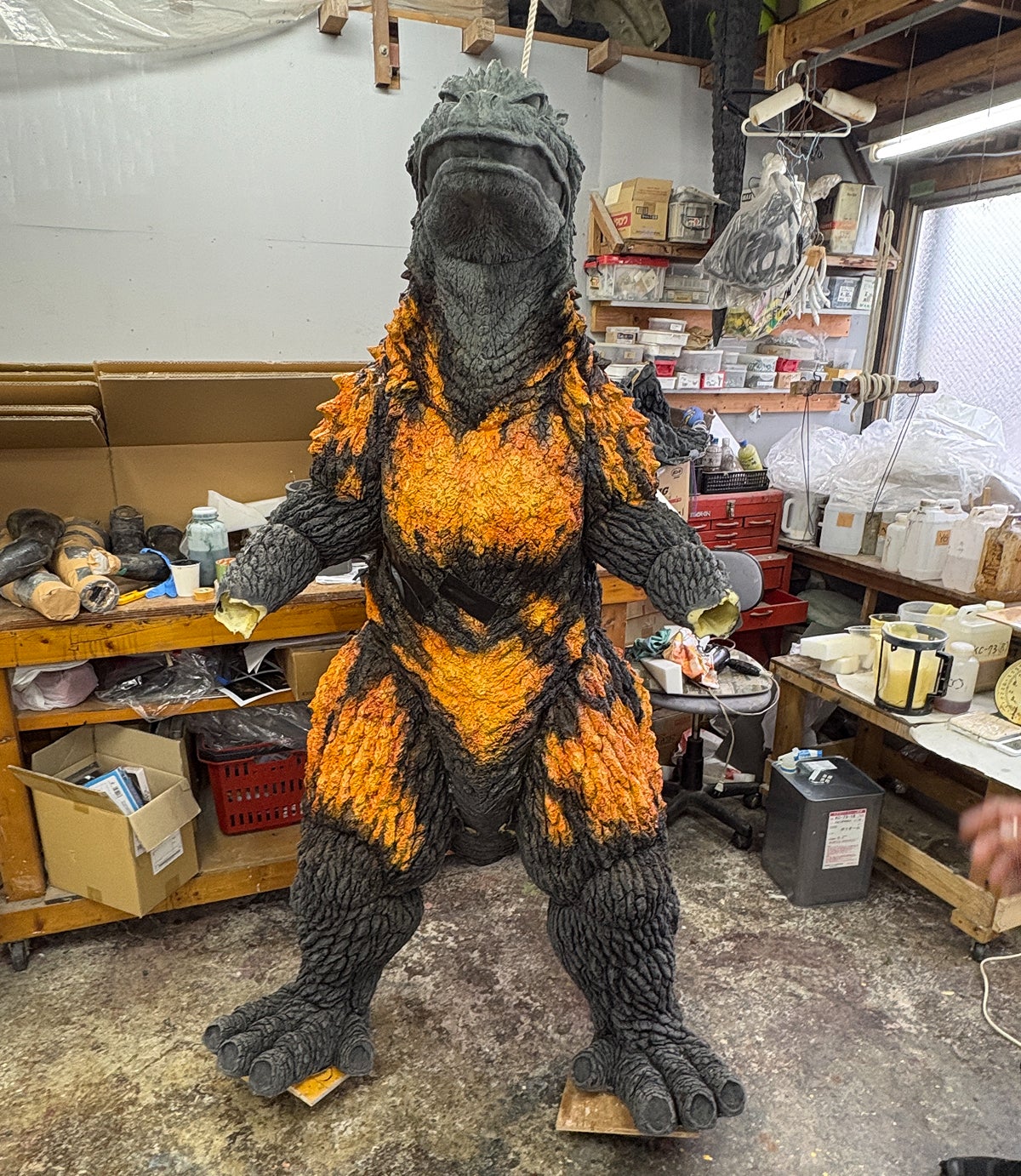 フェス・ゴジラ応援企画｜「バーニングミレニアムゴジラ」スーツ制作