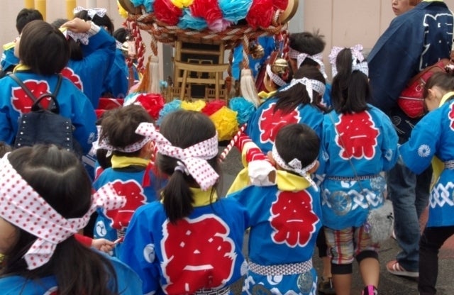 こども神輿の写真