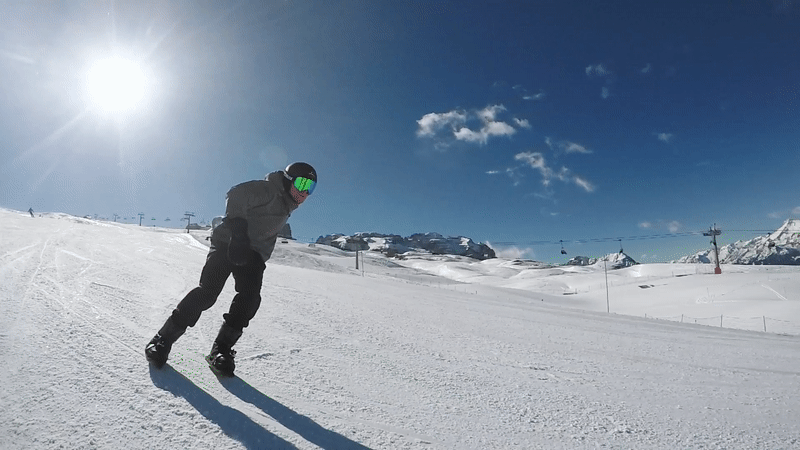 雪面を自由に滑走する楽しさ！超身軽・新感覚スノーギア『snowfeet 2/X
