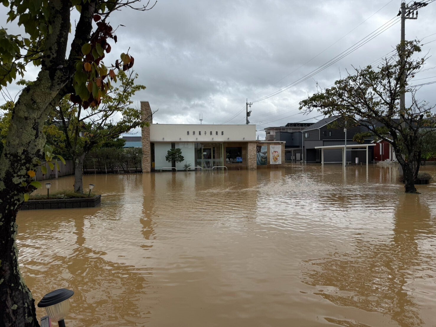冠水した丸岡店