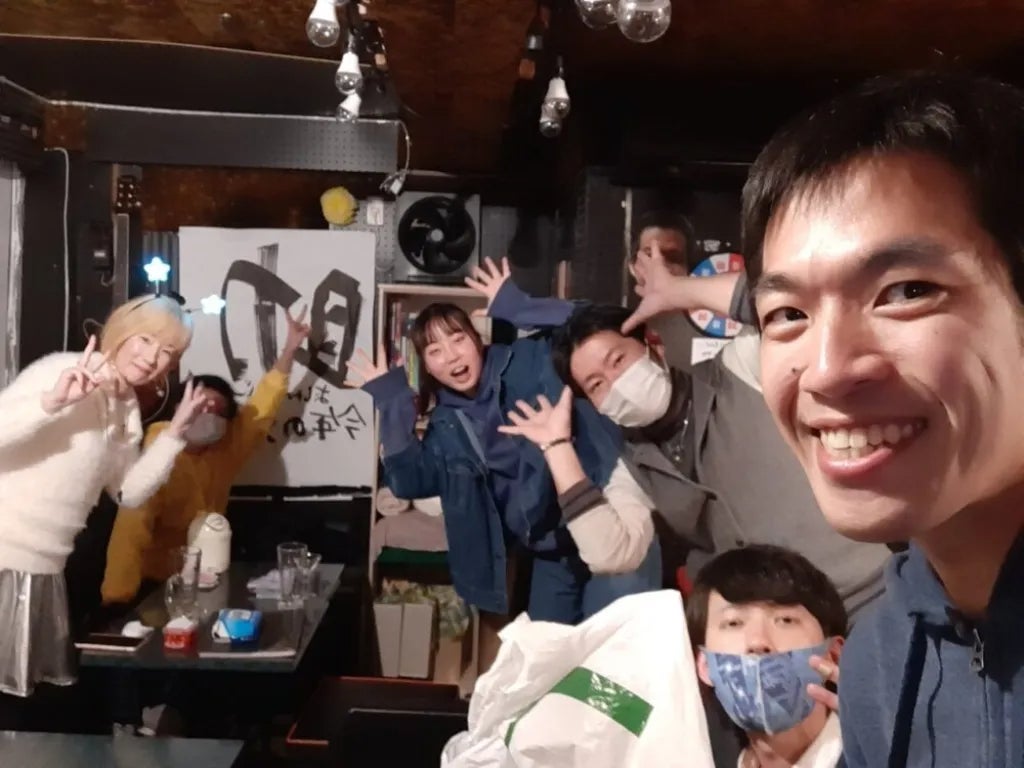 過去のおしゃべりバーでの集合写真