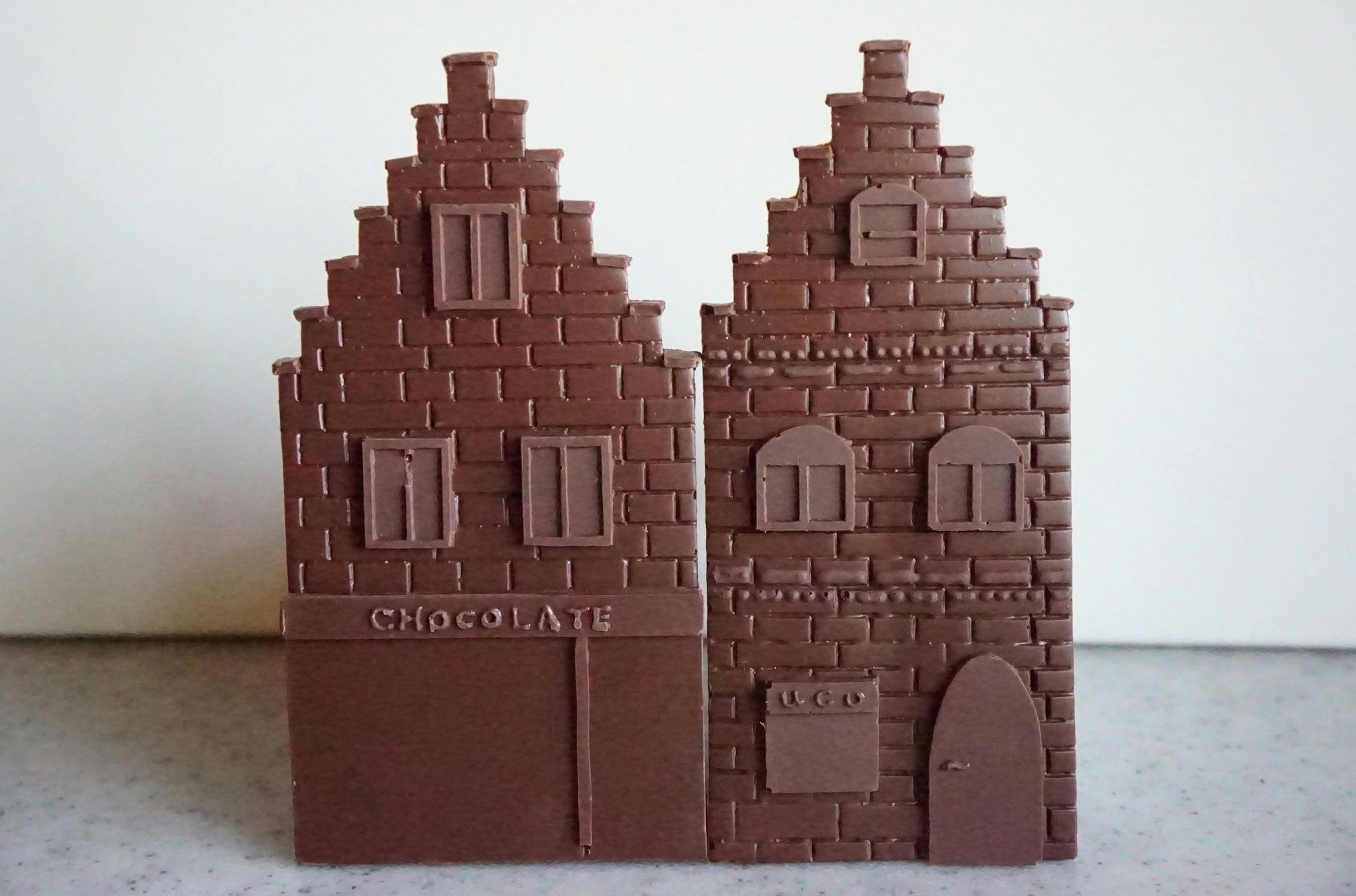 チョコレートアーティストuco 高さ2m チョコレートでできた家を建てたい Campfire キャンプファイヤー