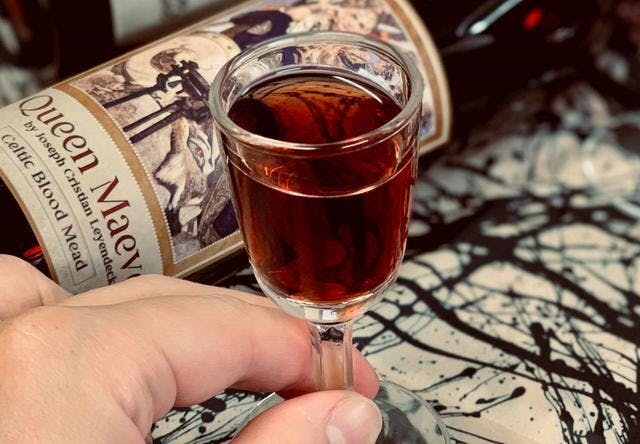 ケルト神話の英雄クーフーリンが愛したお酒「蜂蜜酒(ミード)」を造るケルト神話の英雄クーフーリンが愛したお酒「蜂蜜酒(ミード)」を造る