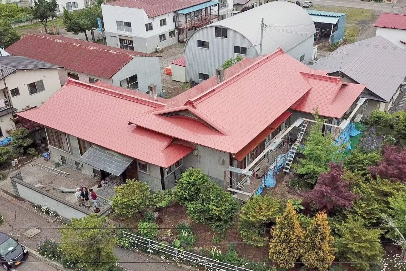 建物, 屋根 が含まれている画像

自動的に生成された説明