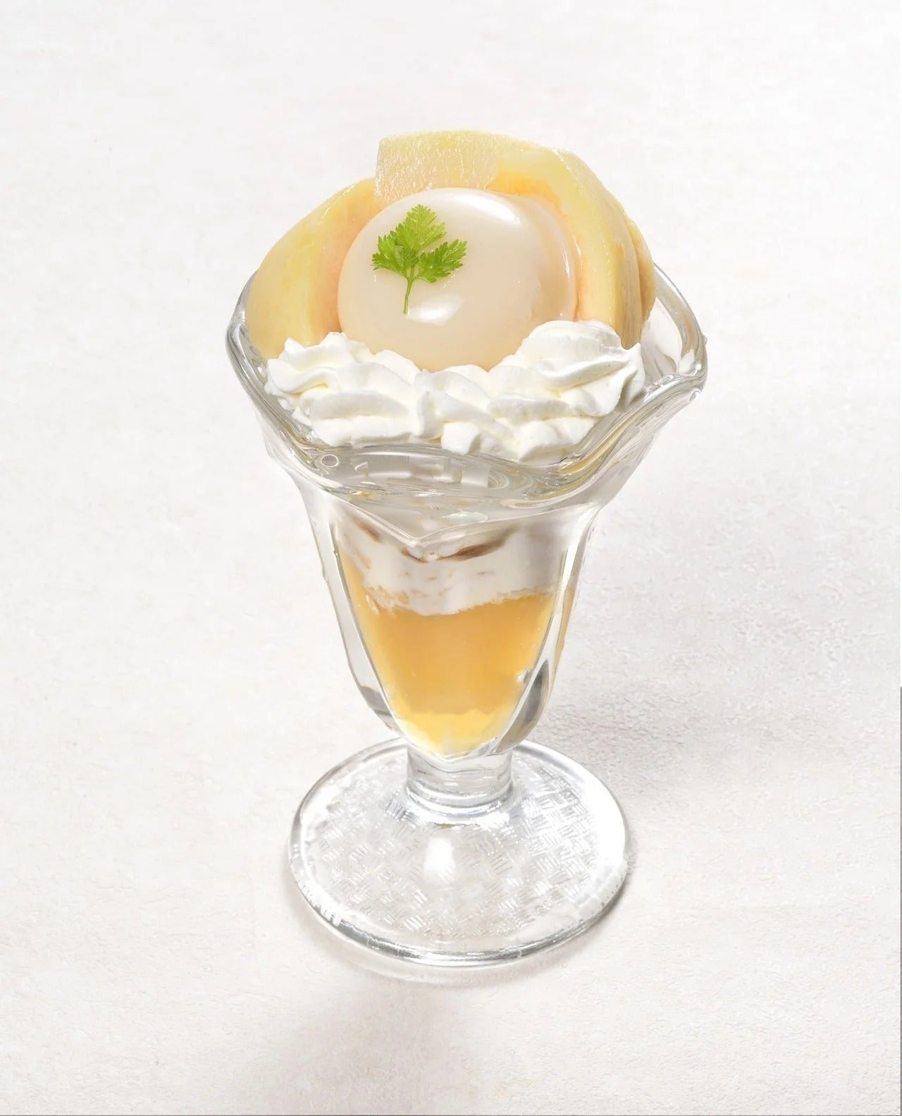 中央店ももこパフェ