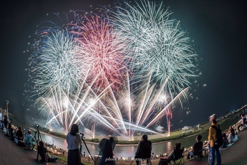 第42回みやま納涼花火大会 425年続く伝統花火を次世代へ伝え続けたい Campfire キャンプファイヤー 第42回みやま納涼花火大会 425年続く伝統花火を次世代へ伝え続けたい Campfire キャンプファイヤー
