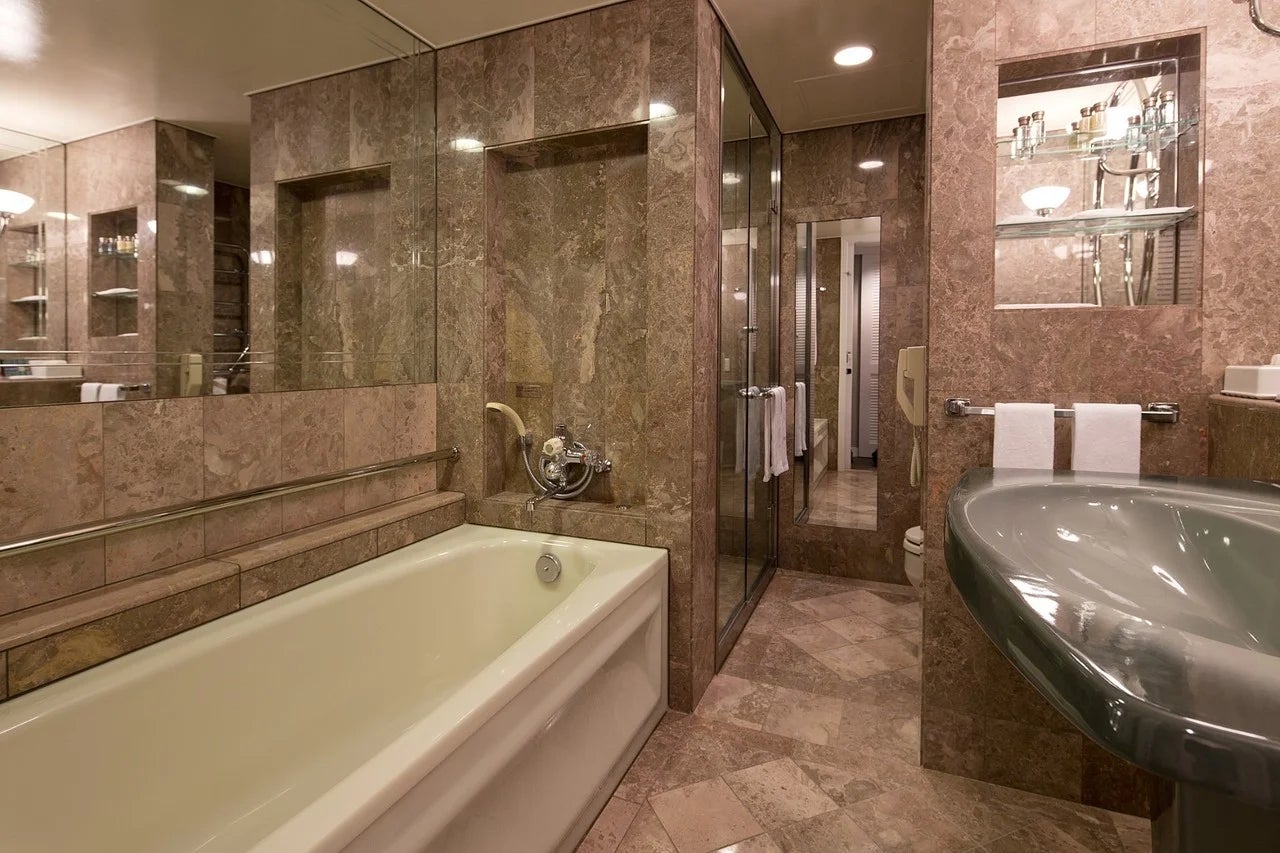 洋室バスルーム (1)