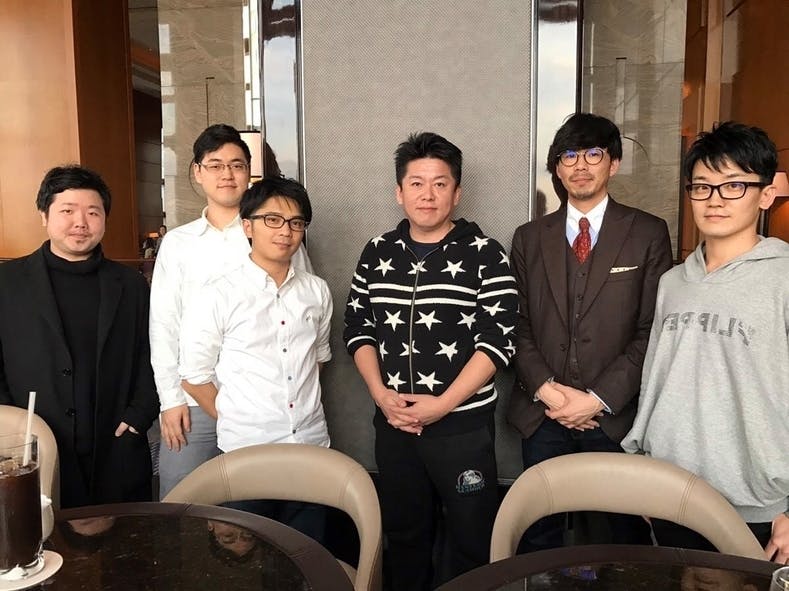 サロンで出会ってアプリで漫画を読もう トリガーブランド刷新プロジェクト Campfire キャンプファイヤー サロンで出会ってアプリで漫画を読もう トリガーブランド刷新プロジェクト Campfire キャンプファイヤー