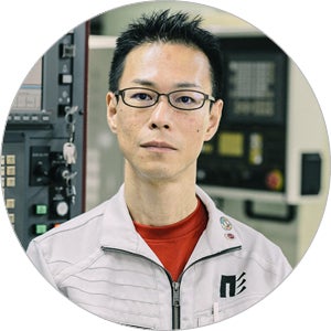 赤坂金型彫刻所　代表　三代目赤坂兵之助