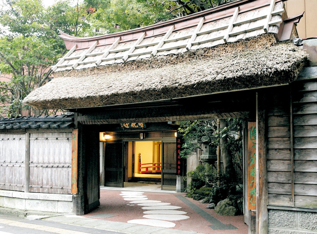 国登録有形文化財「百年料亭 宇喜世」の小座敷を修繕し140年の建物を
