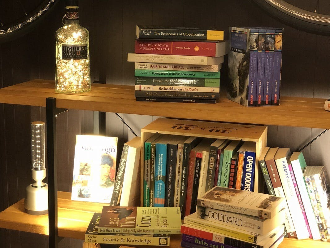 美しい洋書たち が捨てられるのを救いたい Campfire キャンプファイヤー 美しい洋書たち が捨てられるのを救いたい Campfire キャンプファイヤー