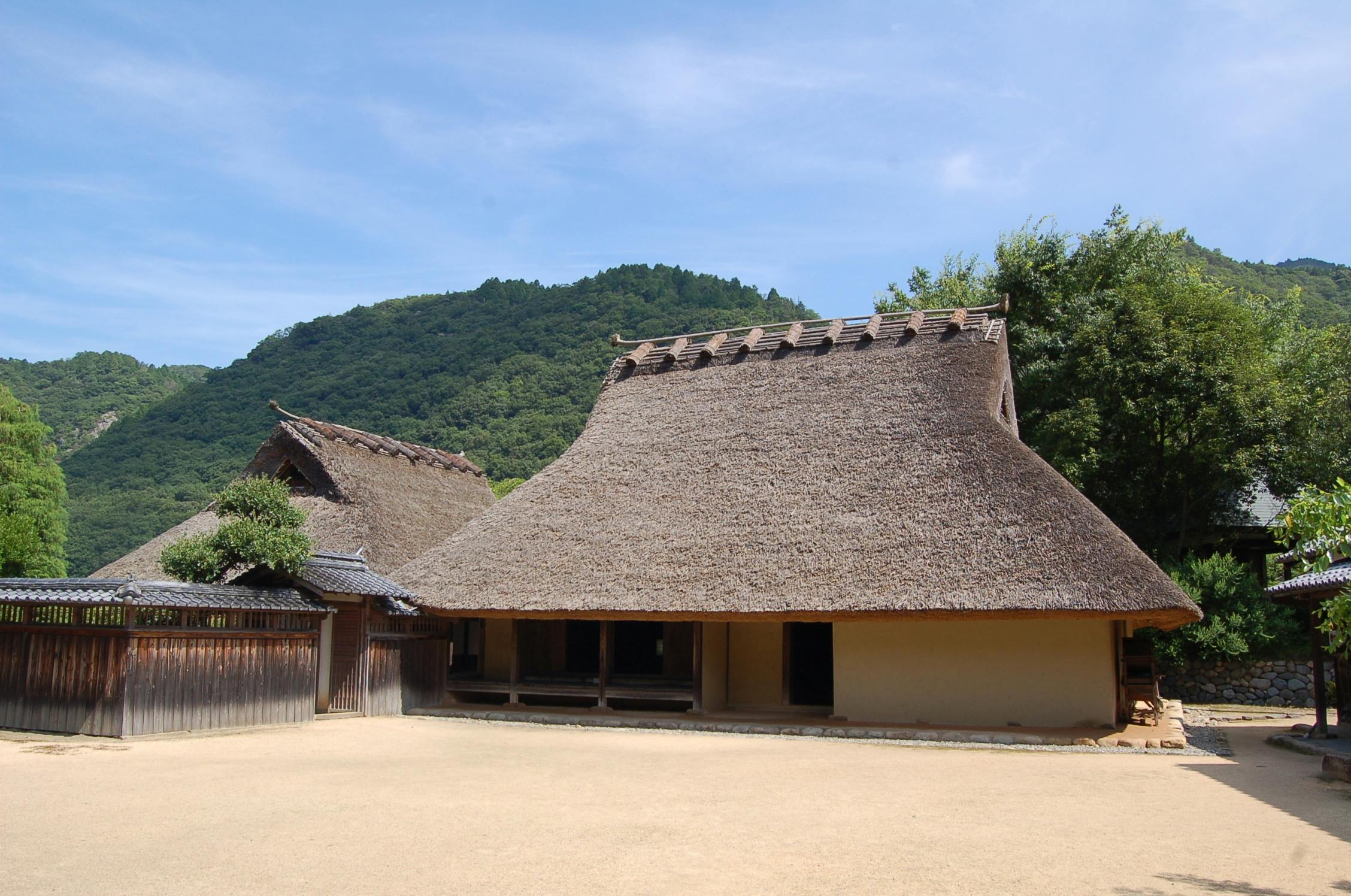 日本最古 の民家 箱木千年家 Campfire キャンプファイヤー