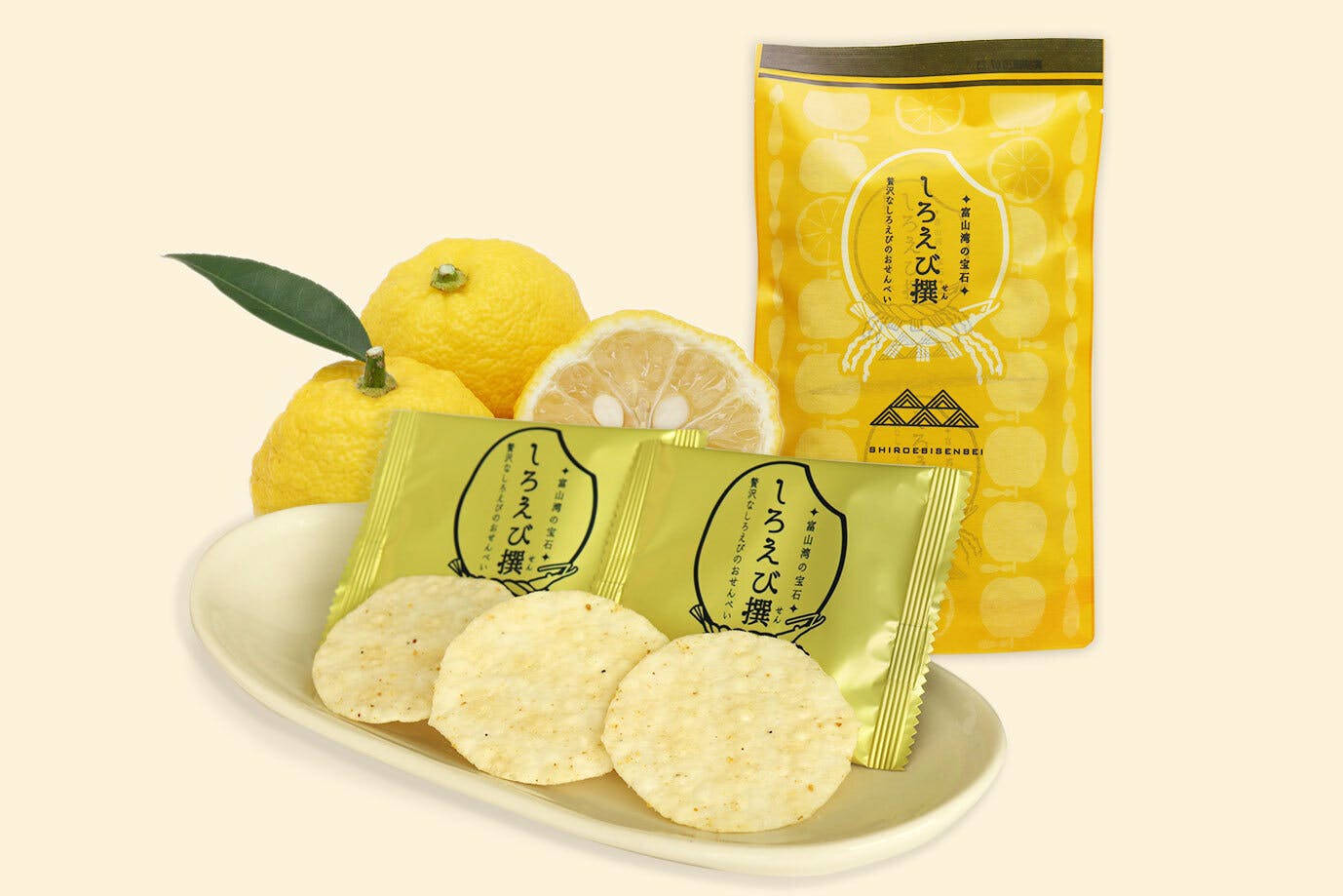柚子の風味がさわやか！プレミアムしろえびせんべいの柚子味を