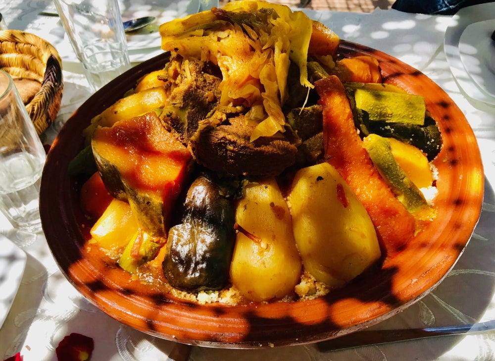 ネクタロームのオーガニックガーデン 庭園のハーブを使ったハーブティー 地元の素材を使ったクス Campfire キャンプファイヤー