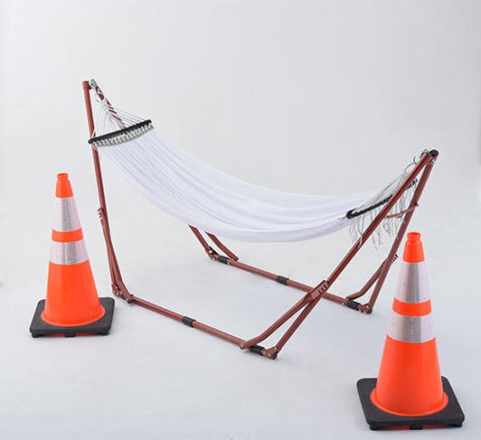 三角コーンの多い部屋に馴染むハンモックの耐荷重について Campfire キャンプファイヤー