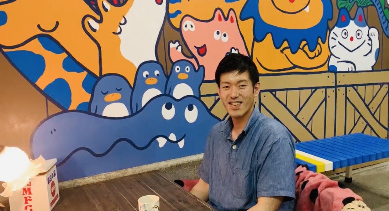 男_村田.jpg?ixlib=rails-2.1.4&