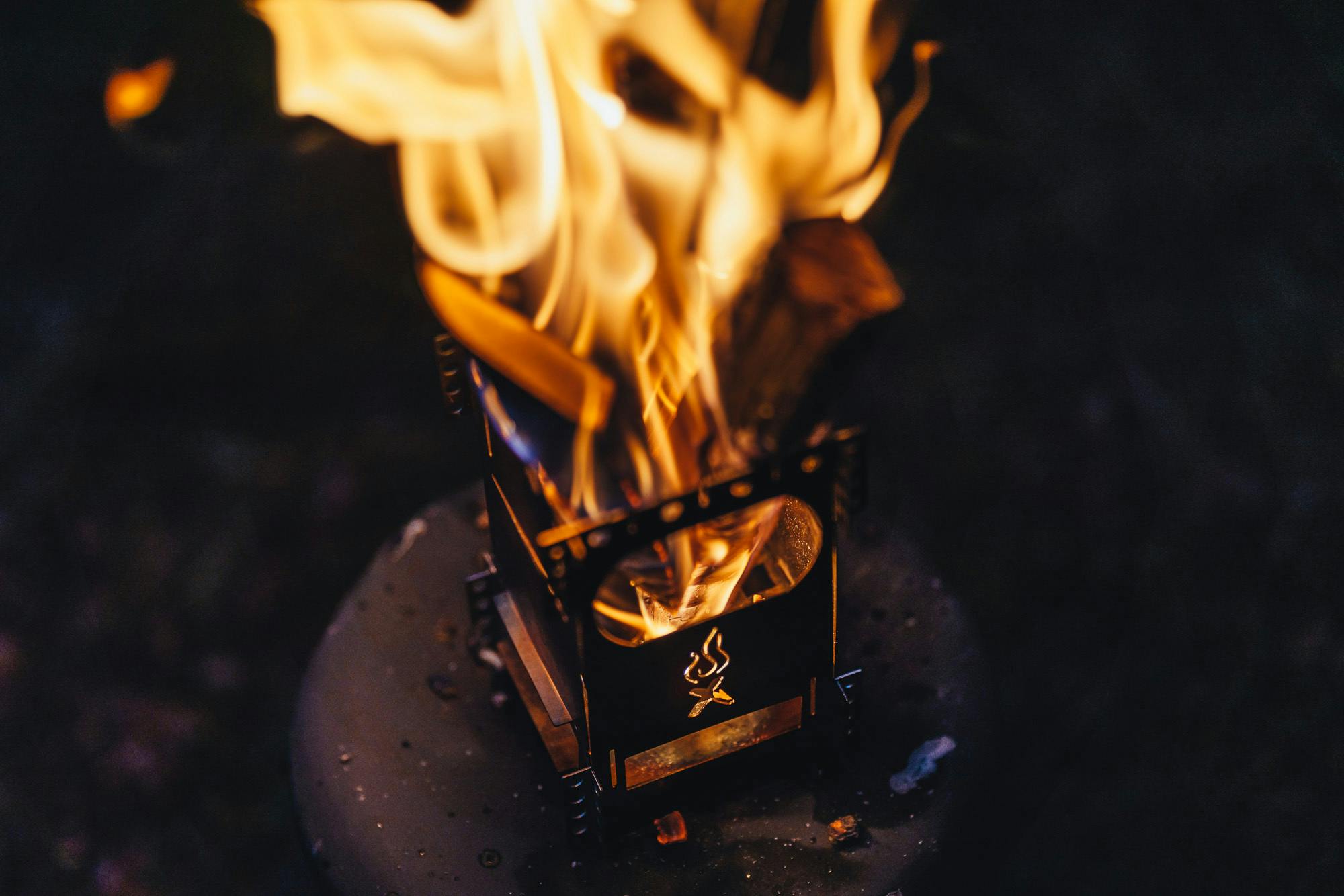 FlexFire Premium】焚き火を持ち歩く 極薄・携帯・多機能焚火台
