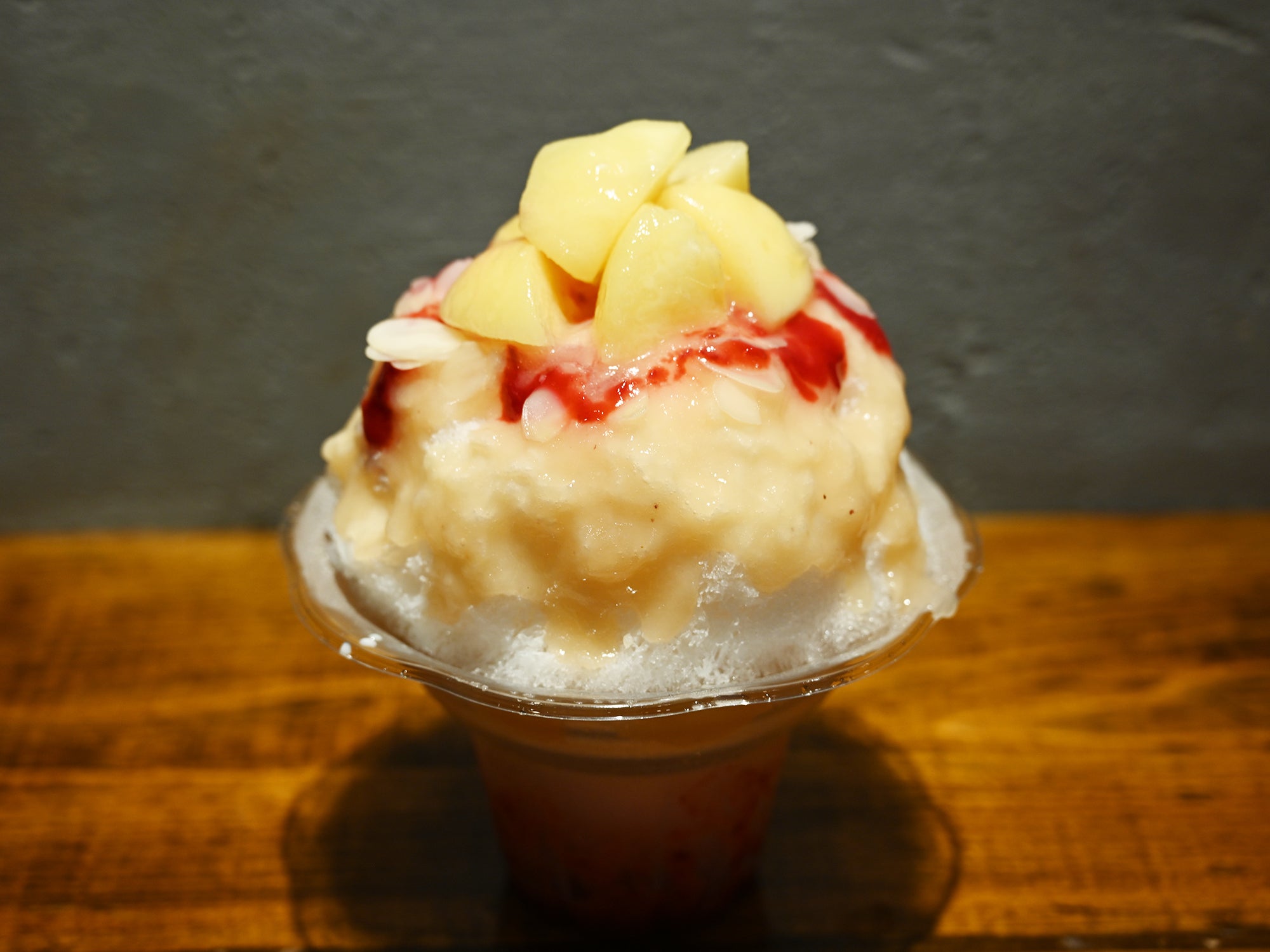 Vip席限定 1日40食限定 東京の人気かき氷屋さん ネコゴオリ から ピーチメルバ を1 Campfire キャンプファイヤー