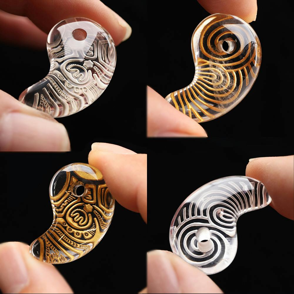 活動報告一覧 - 【神秘の美しさ】縄文時代の土器文様を水晶に刻む“勾玉