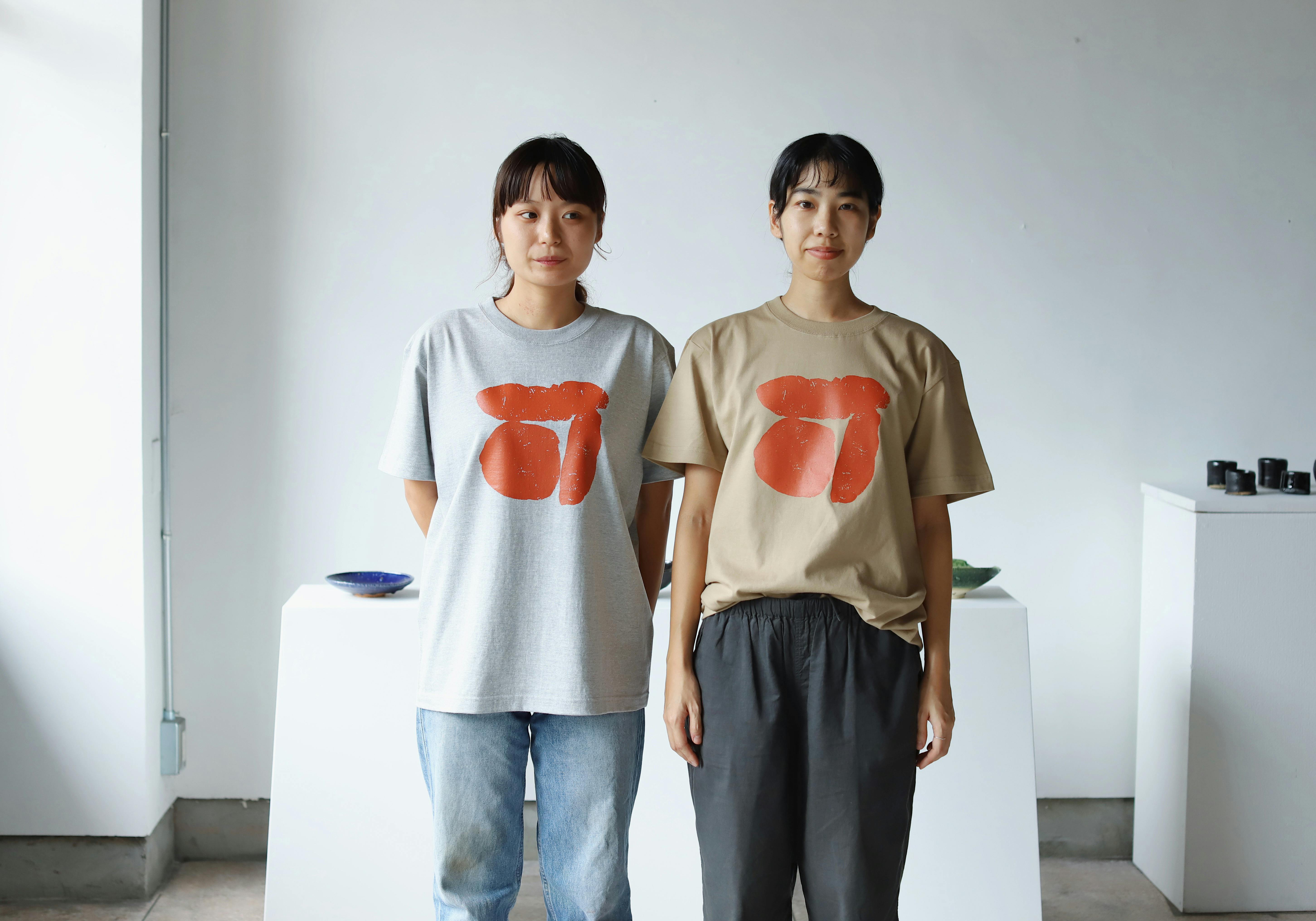 カーキ_グレー_1.jpg?ixlib=