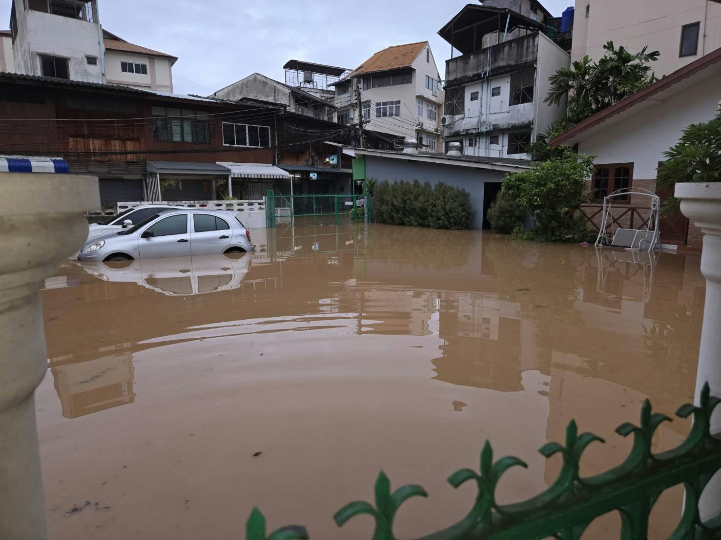 二度の大洪水で学校に甚大な損害が出てしまいました - CAMPFIRE