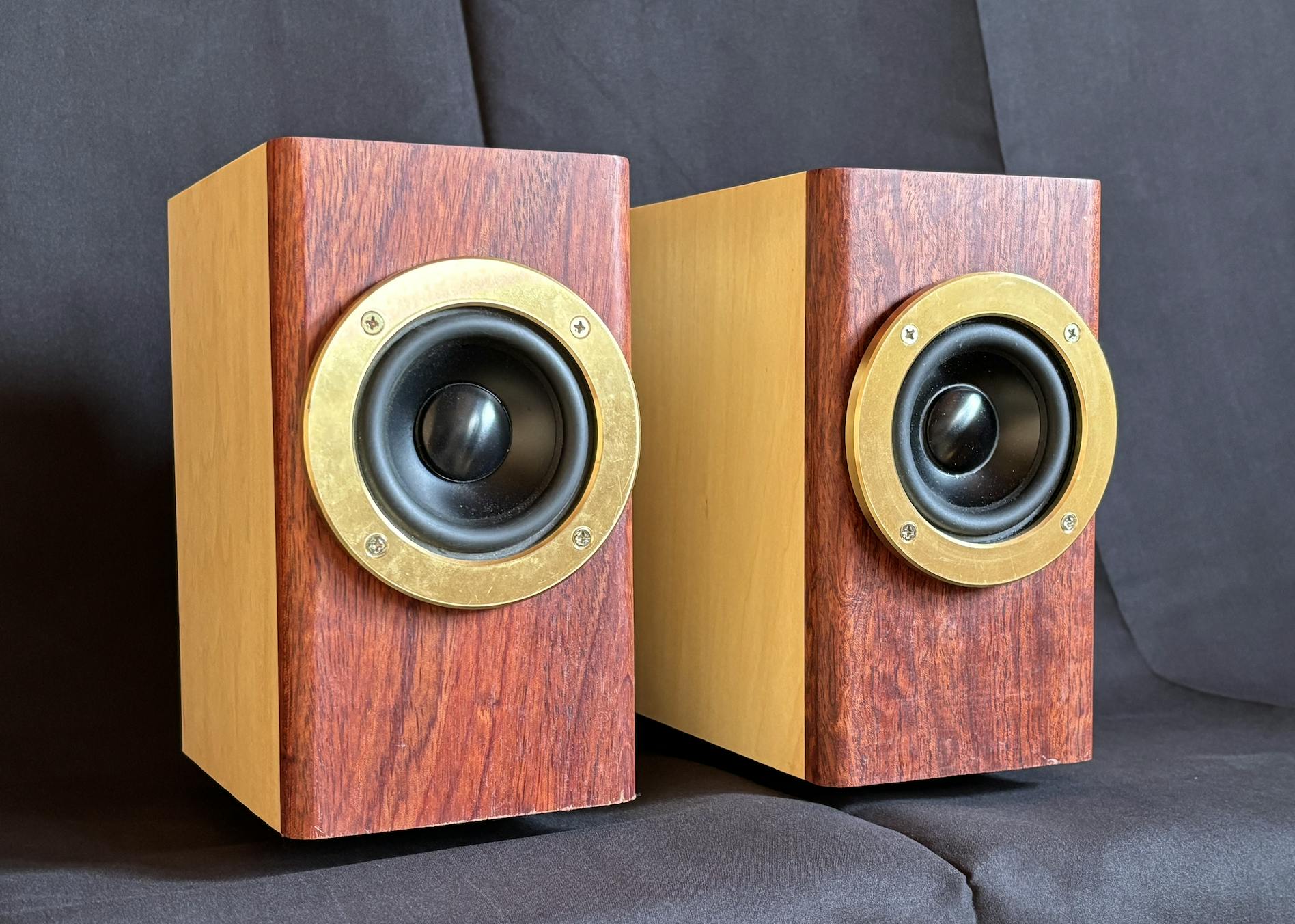 【日本未発売韓国限定】ピカチュウターンテーブルスピーカー　新品未開封 cast-shop_mj12s2322650