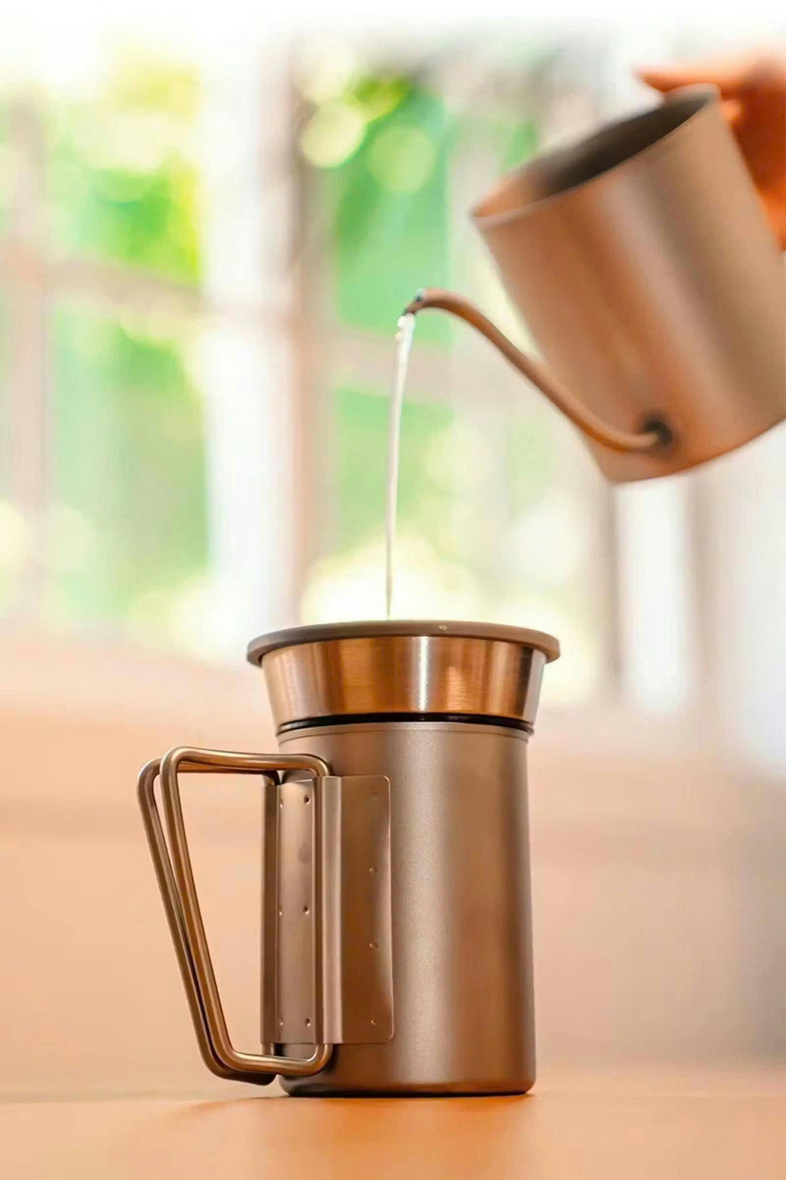 超軽量でコンパクト、旅行やアウトドアに最適なコーヒーセット