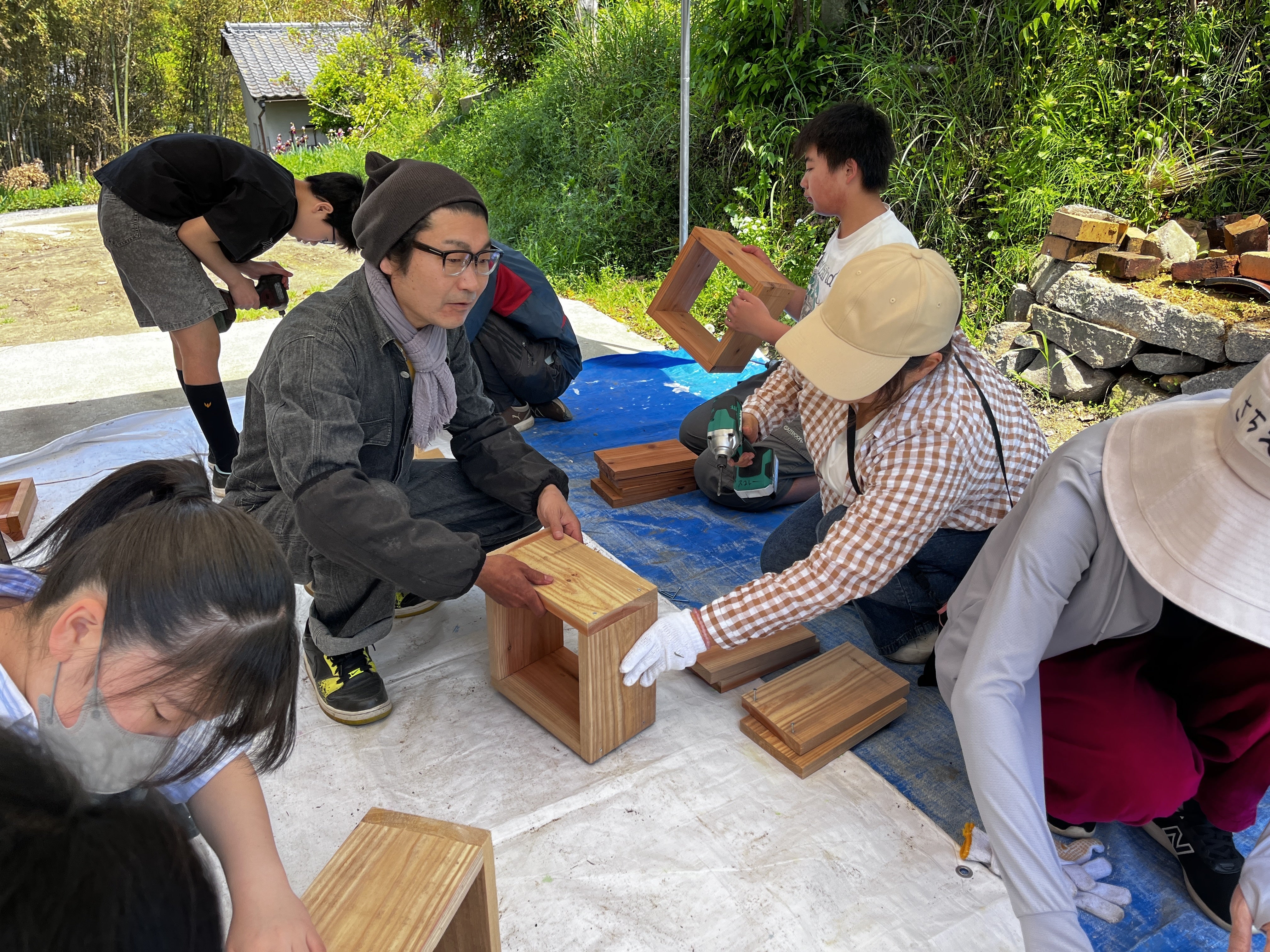 巣箱づくりワークショップ開催、天然のハチミツを味わい、里山の環境と