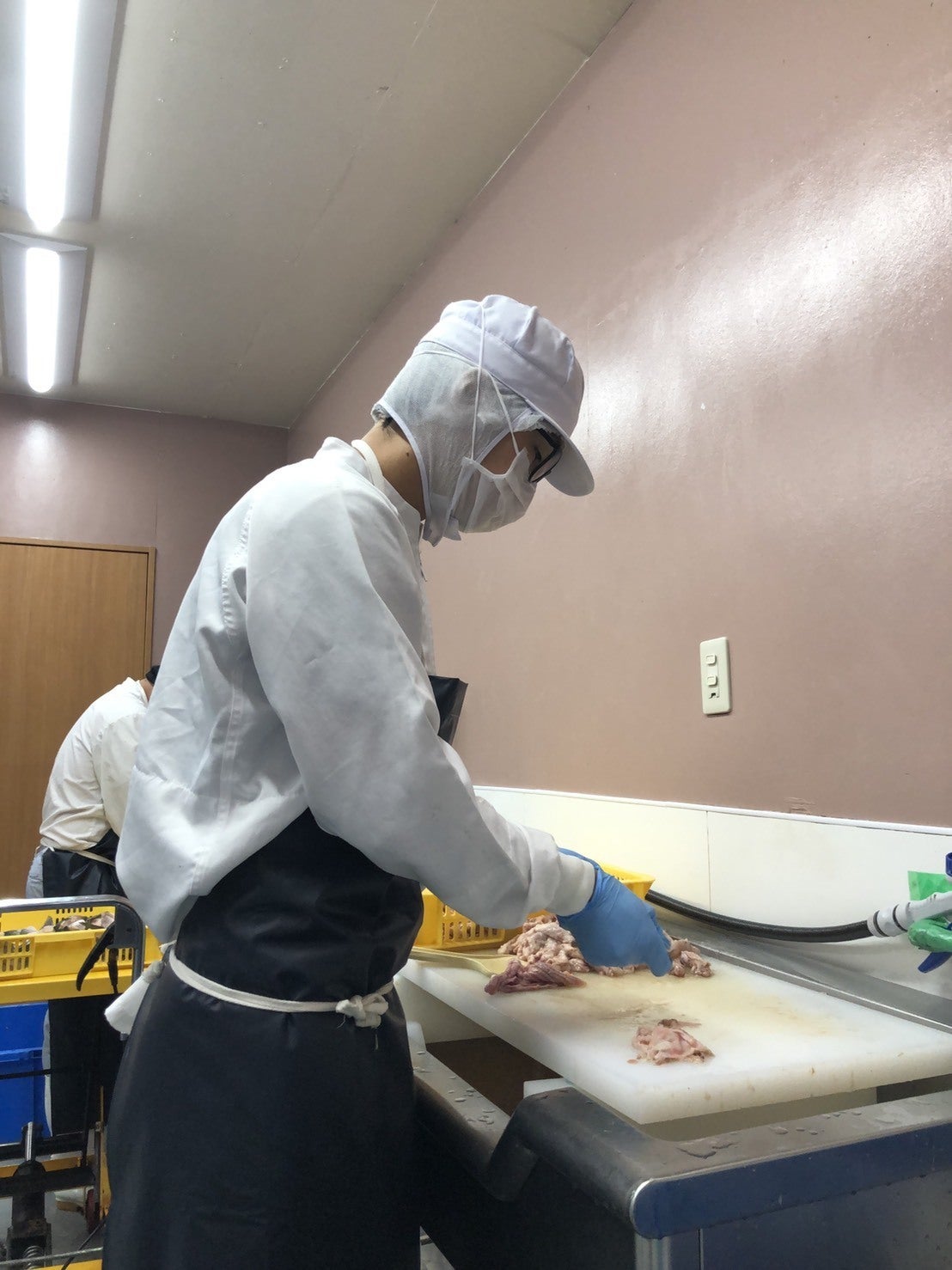 大量のぶりホルモン下処理中 Campfire キャンプファイヤー