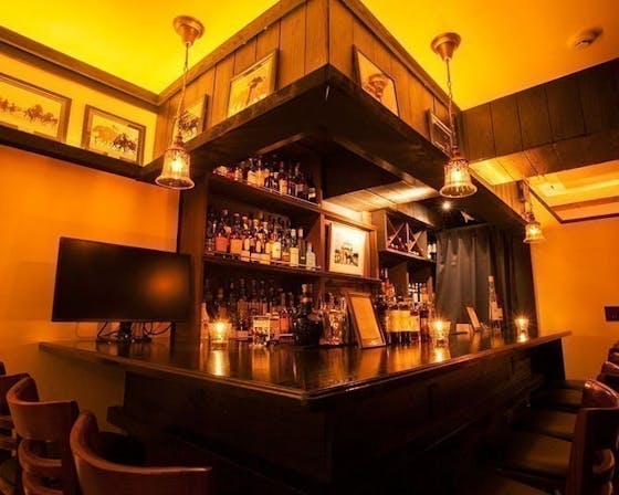 銀座ムーティエ ~存亡の危機を乗り越え、馬好きの社交場を守りたい~銀座ムーティエ ~存亡の危機を乗り越え、馬好きの社交場を守りたい~