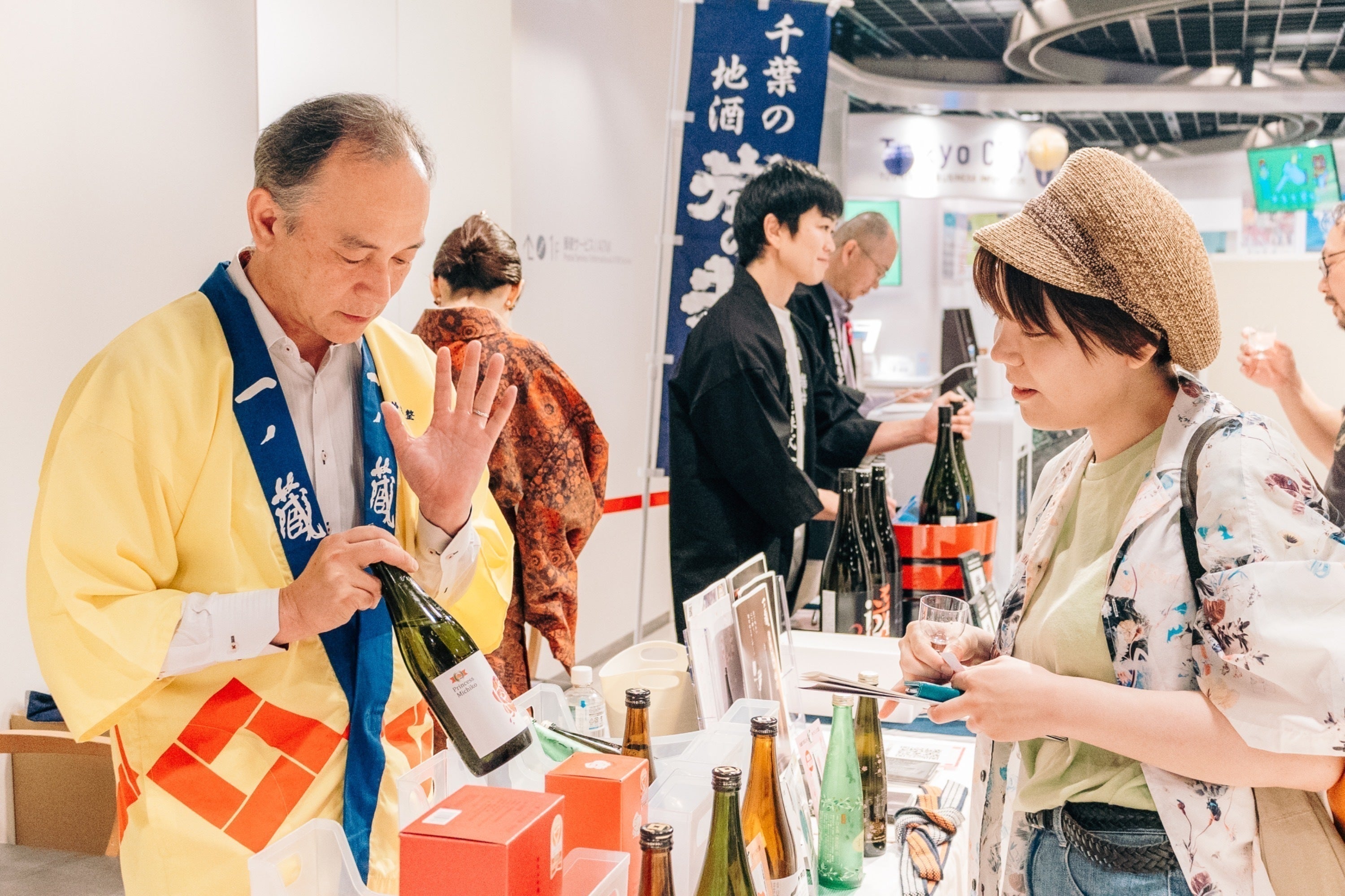 全国30蔵・150銘柄が東京駅に集結！“ココロオドル日本酒体験”を