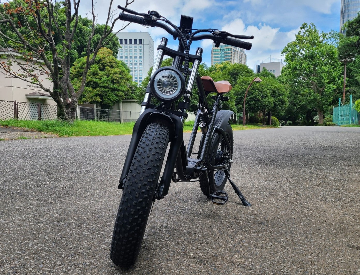 極太タイヤの電動アシスト自転車!ゴツさとワイルドさを兼ね備えた圧倒 極太タイヤの電動アシスト自転車!ゴツさとワイルドさを兼ね備えた圧倒