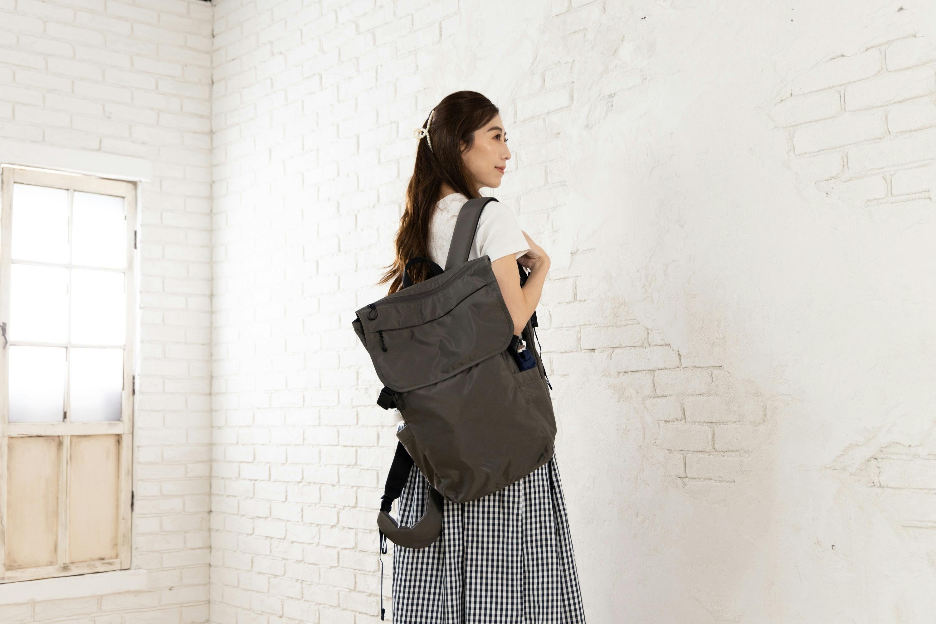 背負ったままでラクラク出し入れ!両翼ポケットリュック WINGSACK2