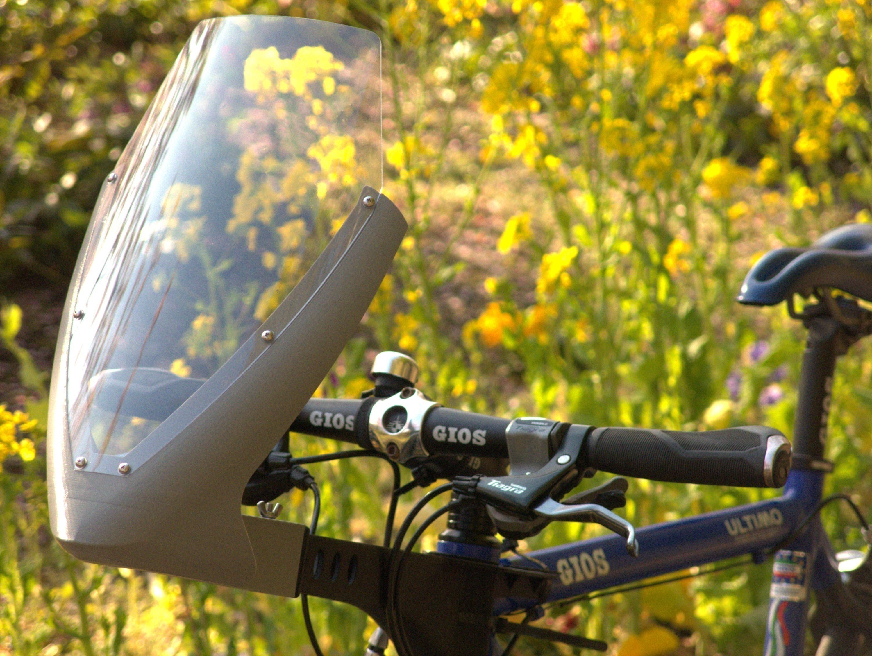 空気抵抗を軽減するクールな自転車用エアロパーツを、自転車好きの 