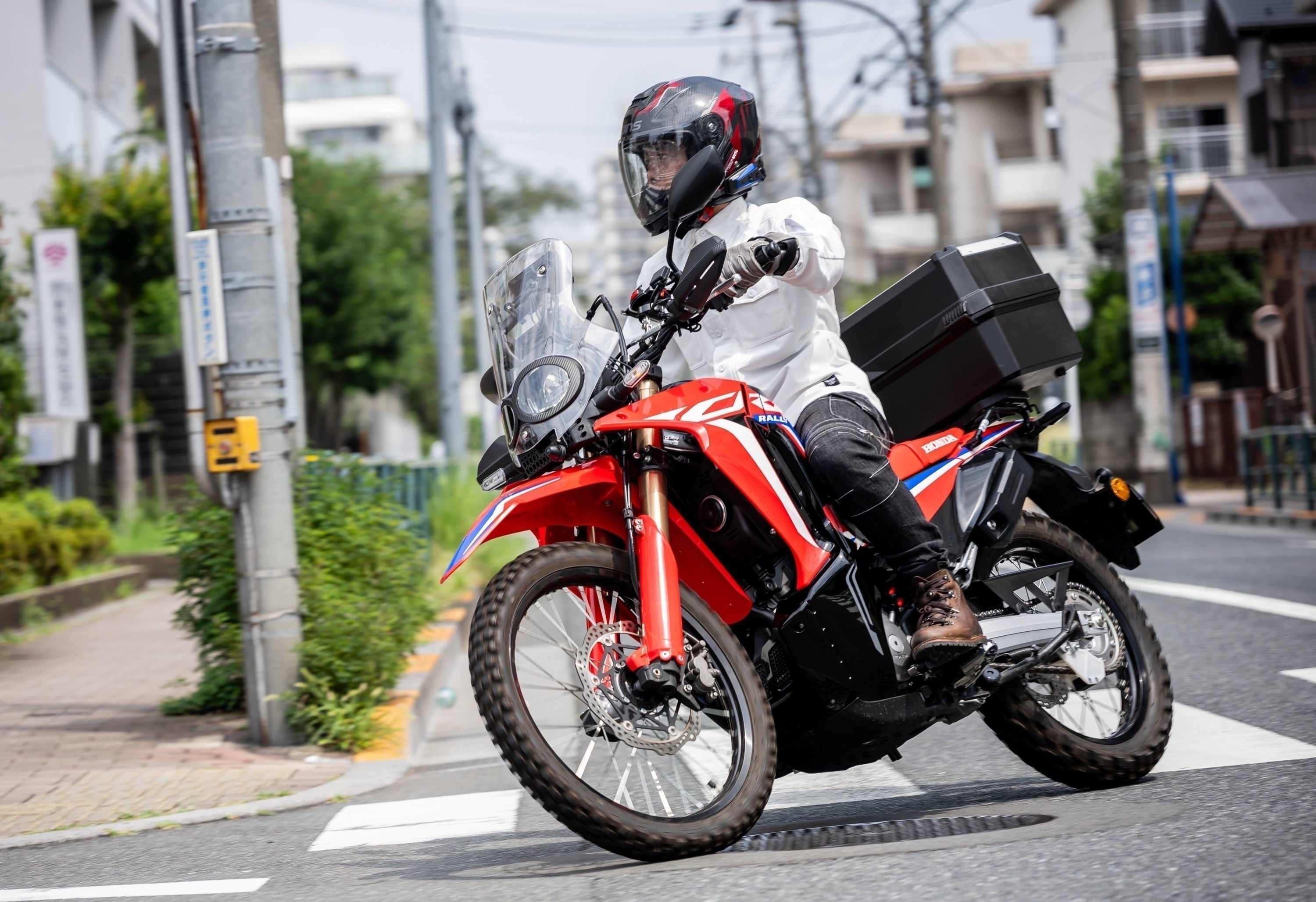 BLUE MONSTER 防風 バイクの冬服どうする？重ね着と電熱インナーで防寒 