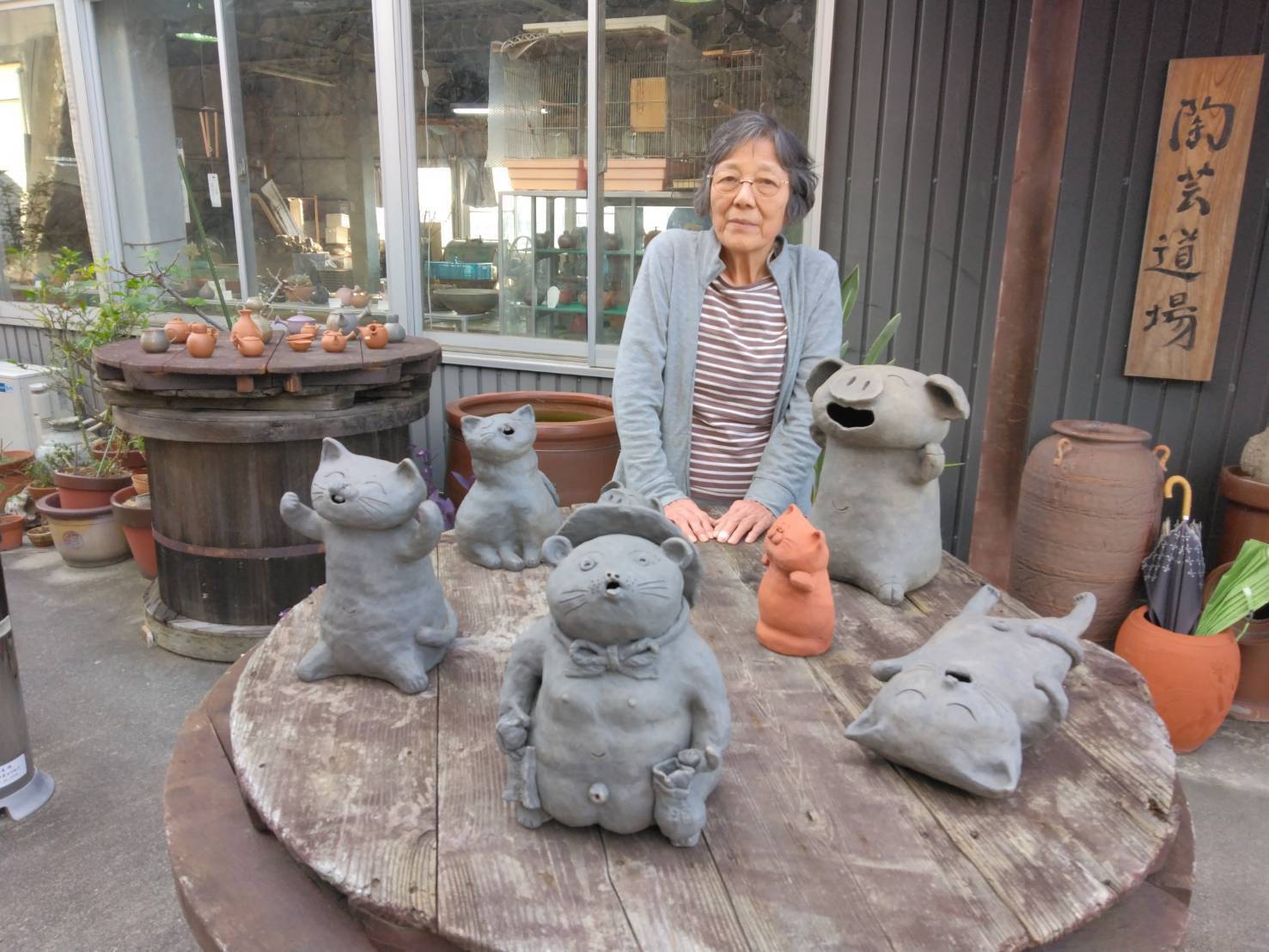 土砂崩れで壊れた擁壁を修復し、安全な観光と伝統の常滑焼の陶芸道場を