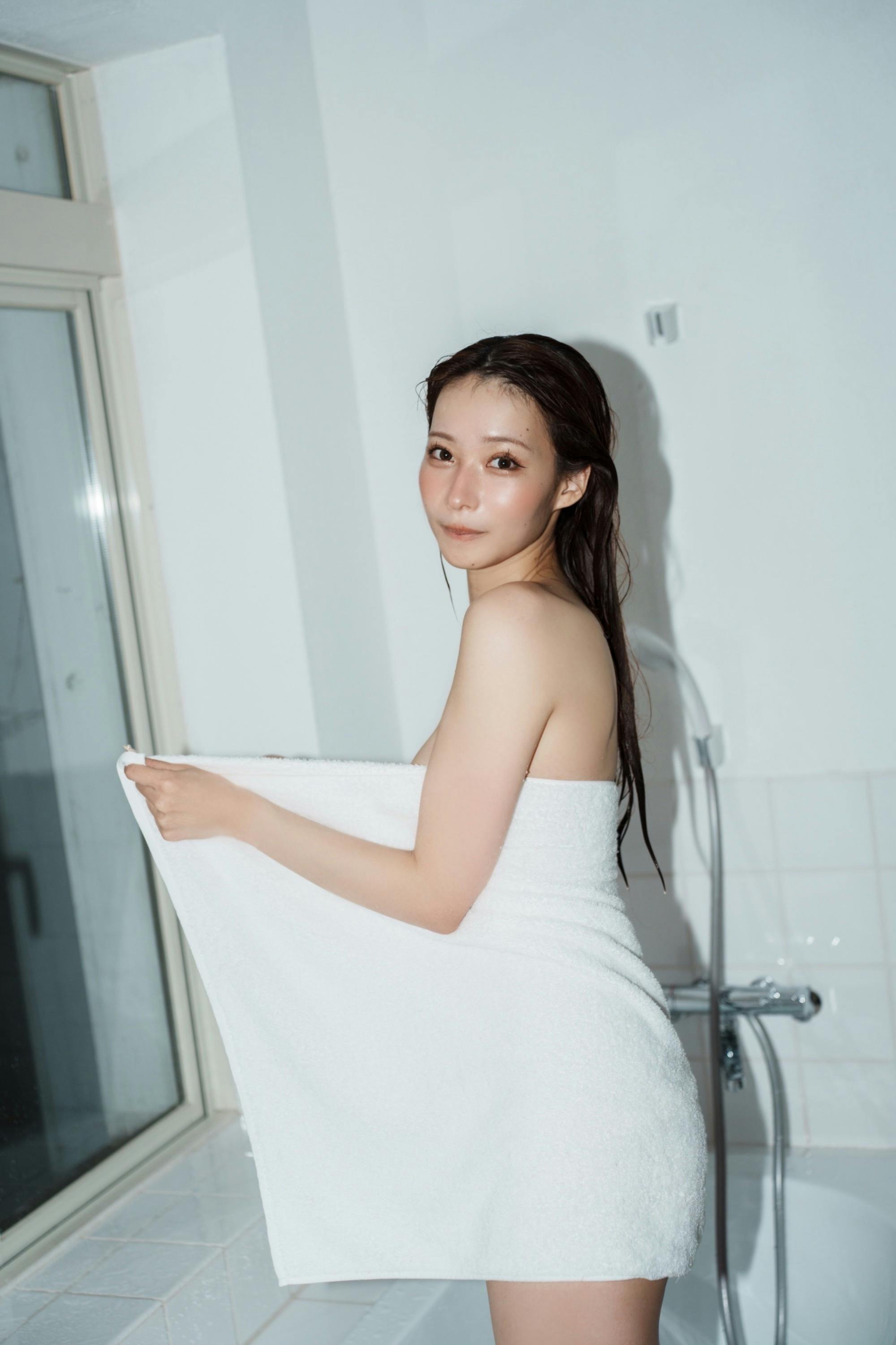 大野真依 生誕記念「圧倒的彼女感」 グラビア DVD 特典付き 大野真依